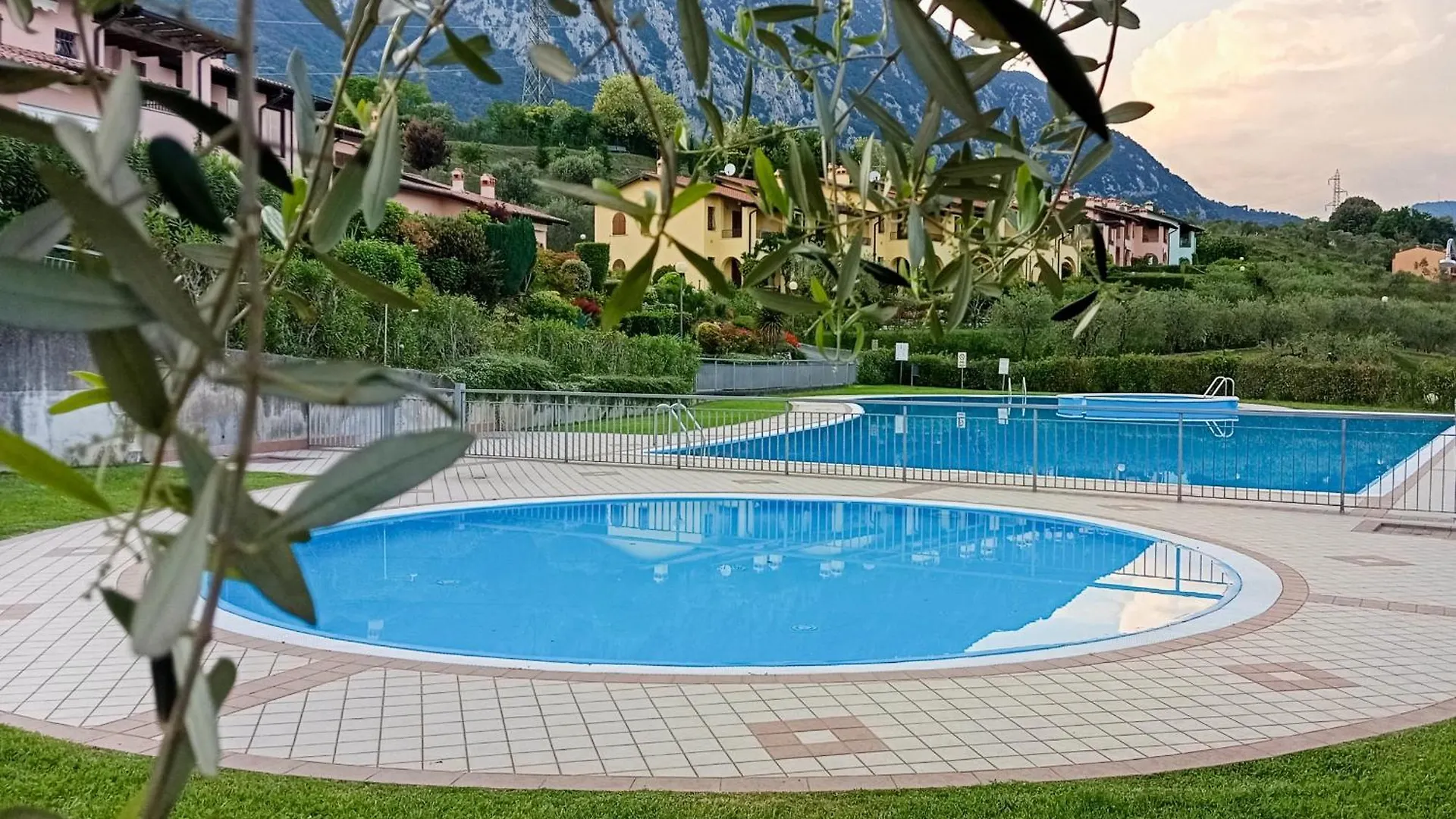 A Barbecue, Two Pools, And You Toscolano Maderno 0*,