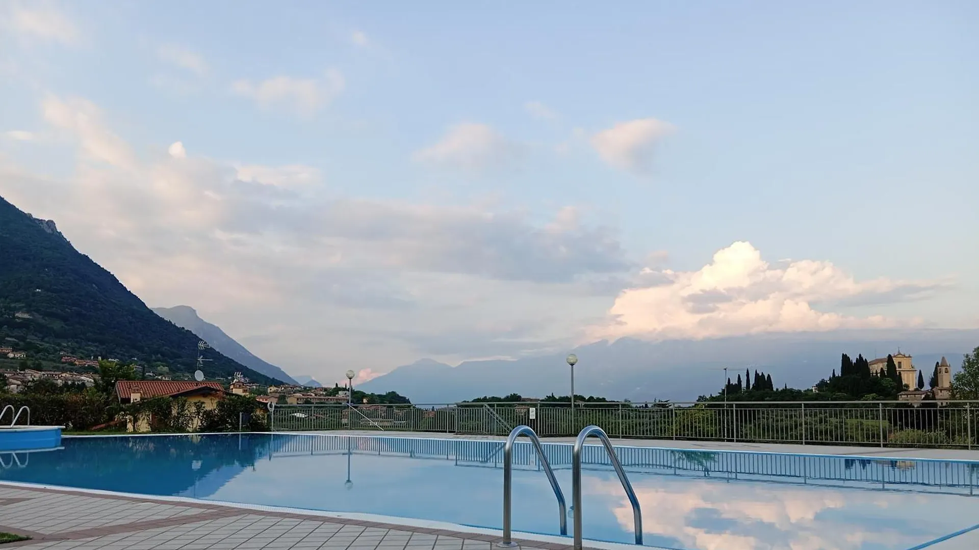 A Barbecue, Two Pools, And You Toscolano Maderno